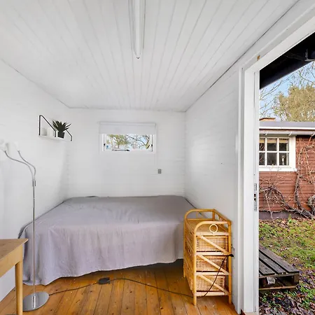 Cozy Close To Forest And *