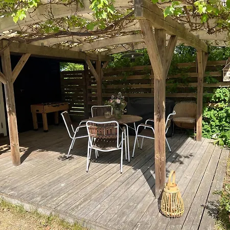 Cozy Close To Forest And Hasle