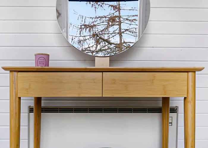 Cozy Close To Forest And * Hasle